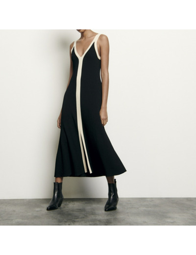 Robe longue bicolore en maille côtelée
