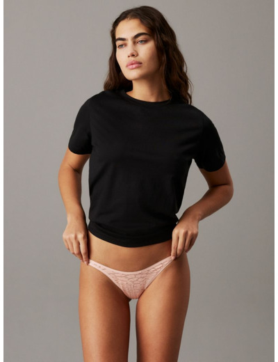 STRING THONG EN DENTELLE ICON DIPPED