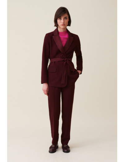 Veste tailleur boutonnée ceinturée
