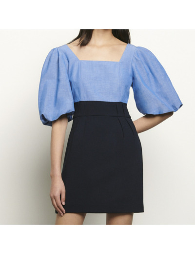 Robe courte bi-matière à encolure carrée