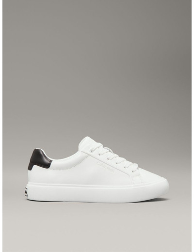 BASKETS À LACETS VULCANISÉES