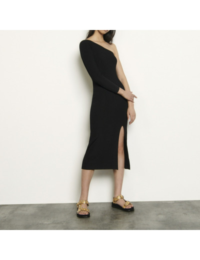 Robe en maille à coupe asymétrique