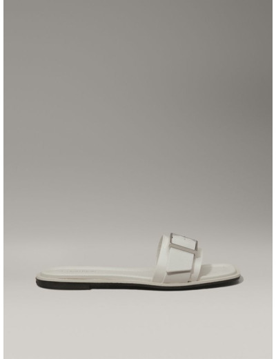 SANDALES EN CUIR AVEC BOUCLE