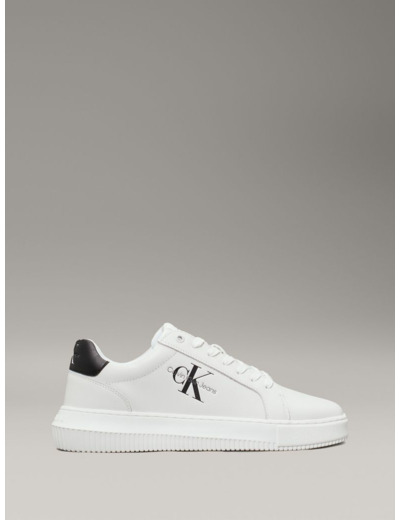 BASKETS EN CUIR AVEC SEMELLE ÉPAISSE