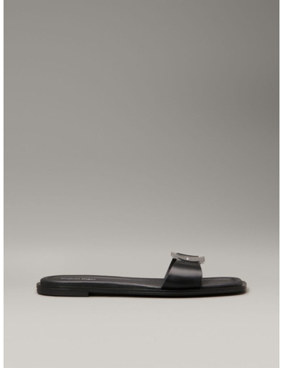 SANDALES EN CUIR AVEC QUINCAILLERIE LOGO